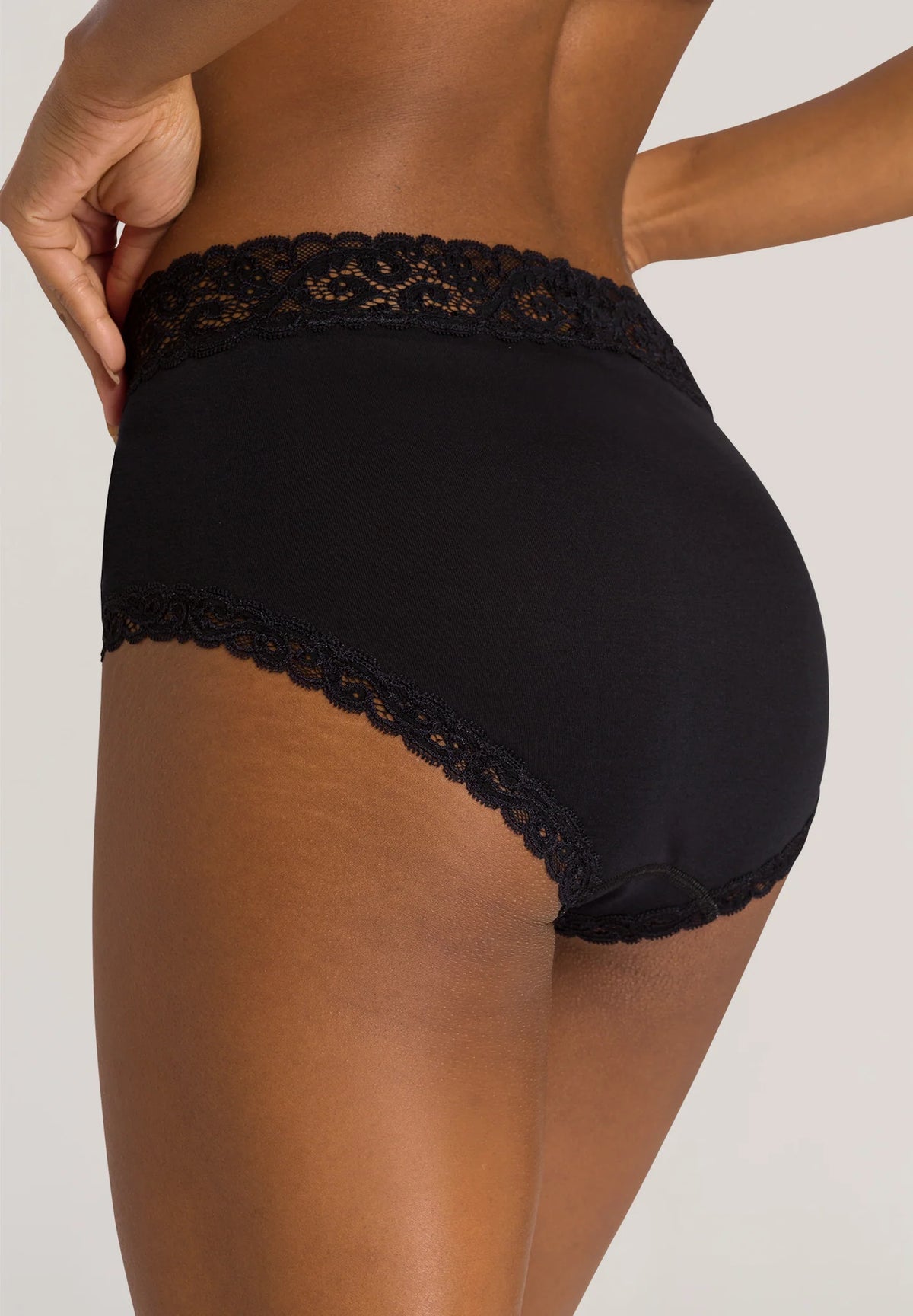 Moments Maxi Briefs Black