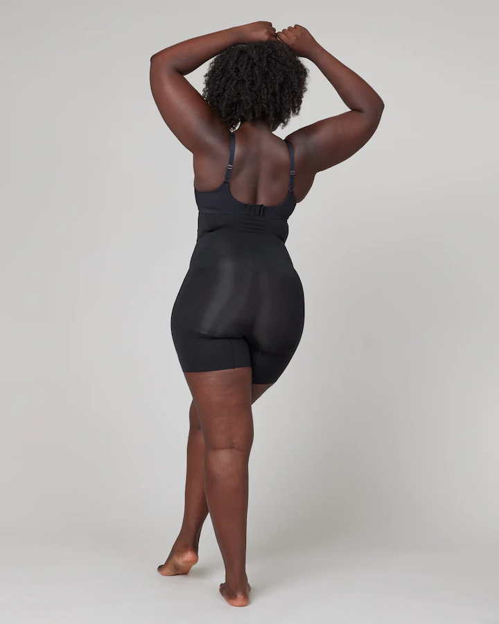 Oncore High-Waisted Mid-Thigh Short Very Black